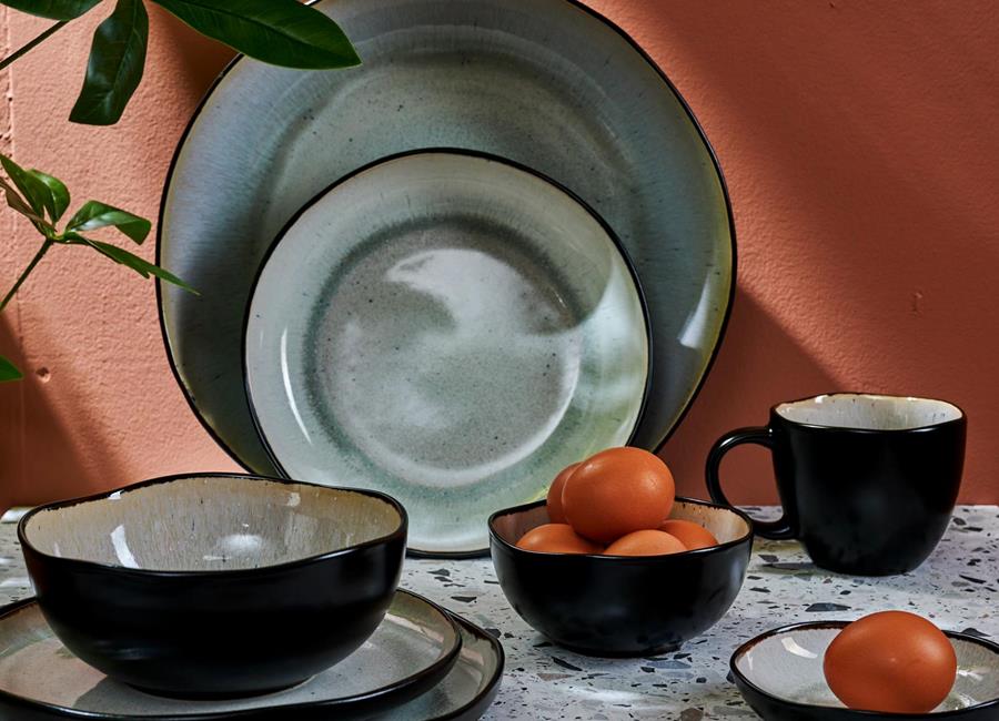 Spielen Sie mit Accessoires, um Ihre persönliche Note auf den Tisch oder im Wohnzimmer zu bringen.