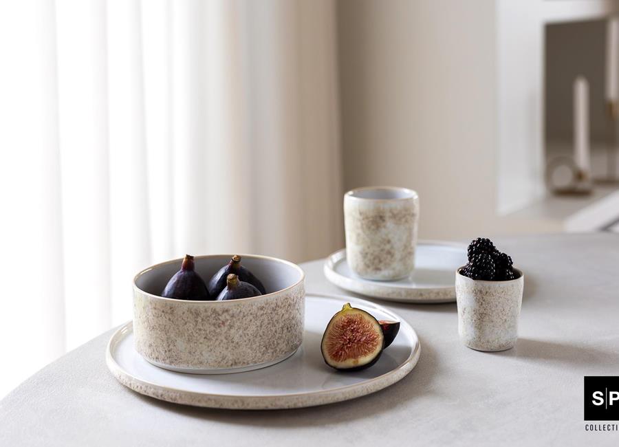 Spielen Sie mit Accessoires, um Ihre persönliche Note auf den Tisch oder im Wohnzimmer zu bringen.